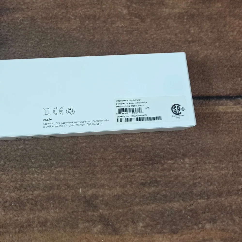 Apple Pencil Box Only 1st Gen White Good Condition With Adapter and Extra Tip
